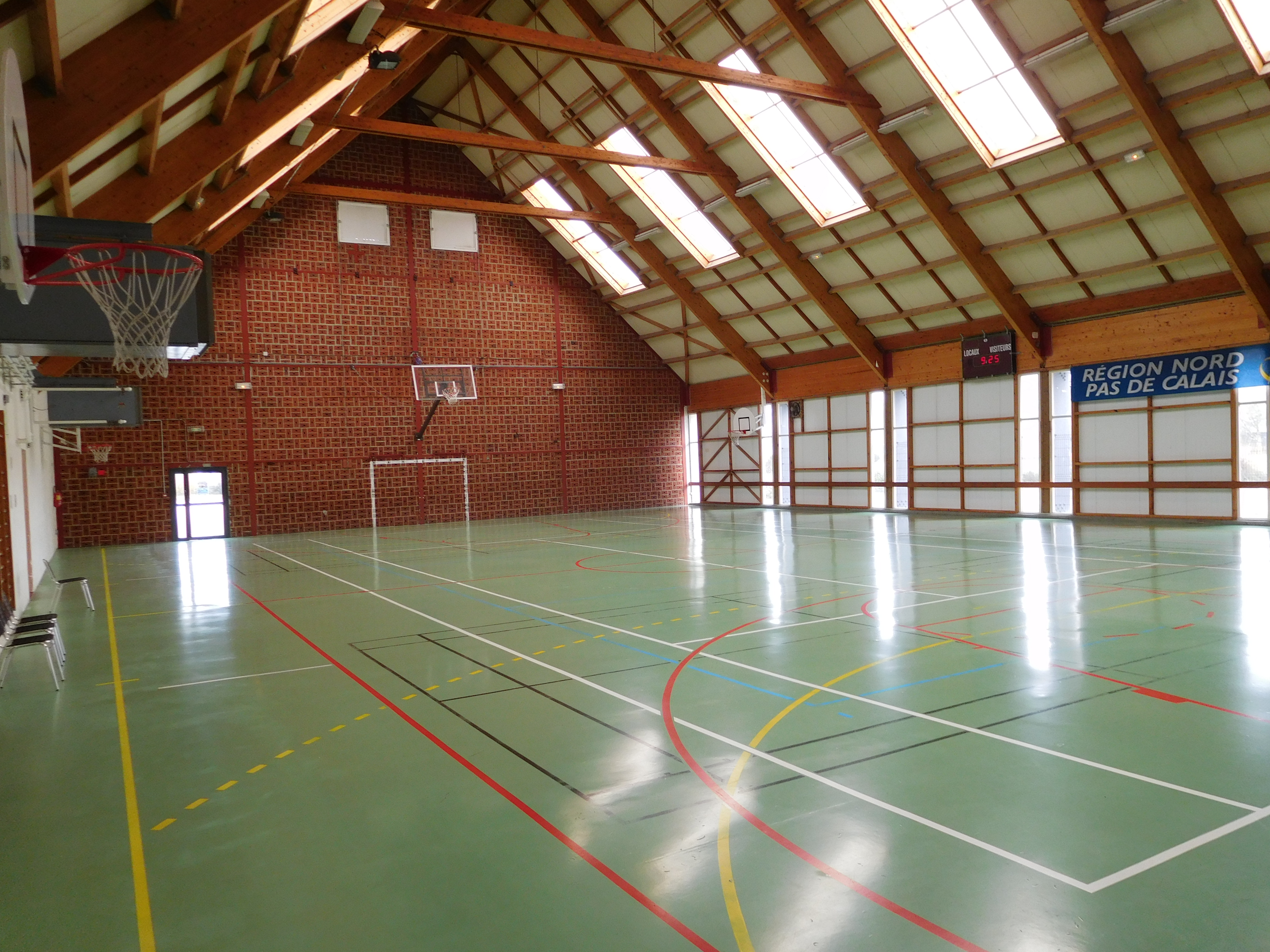 SALLE DES SPORTS (2)